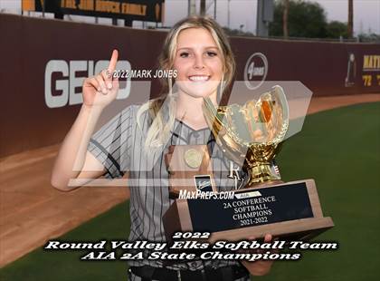 Thumbnail 3 in Kingman Academy vs. Round Valley (AIA 2A Final - Awards) photogallery.