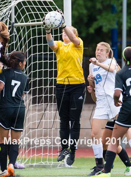 Thumbnail 2 in Madison vs Yorktown (VHSL 6A Semifinal) photogallery.