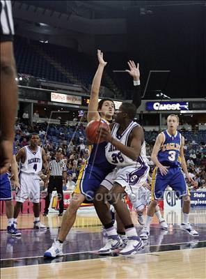 Thumbnail 2 in Sacramento vs. Santa Margarita (CIF D3 State Finals) photogallery.