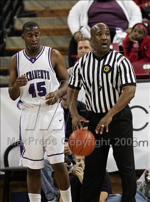 Thumbnail 2 in Sacramento vs. Santa Margarita (CIF D3 State Finals) photogallery.