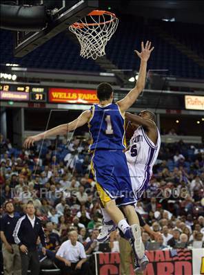 Thumbnail 3 in Sacramento vs. Santa Margarita (CIF D3 State Finals) photogallery.