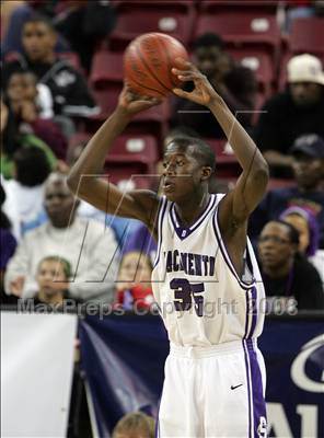 Thumbnail 1 in Sacramento vs. Santa Margarita (CIF D3 State Finals) photogallery.