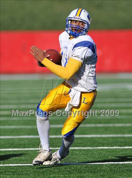 Thumbnail 2 in Lawrence vs. Half Hollow Hills West (Long Island Class III Final) photogallery.