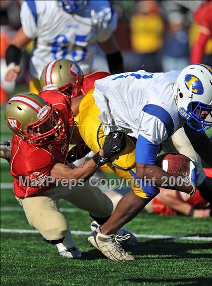 Thumbnail 2 in Lawrence vs. Half Hollow Hills West (Long Island Class III Final) photogallery.