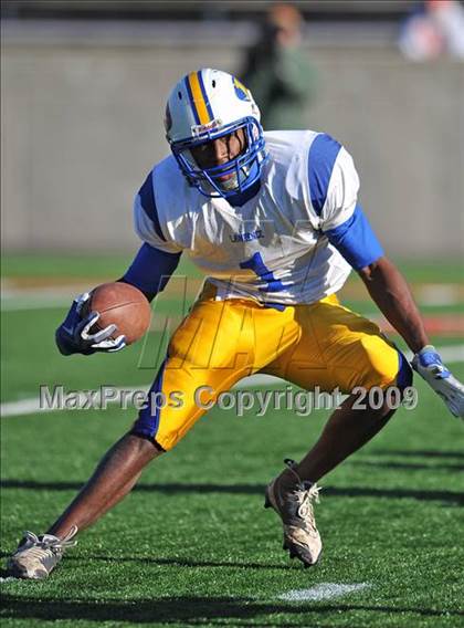 Thumbnail 2 in Lawrence vs. Half Hollow Hills West (Long Island Class III Final) photogallery.