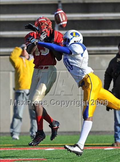 Thumbnail 1 in Lawrence vs. Half Hollow Hills West (Long Island Class III Final) photogallery.