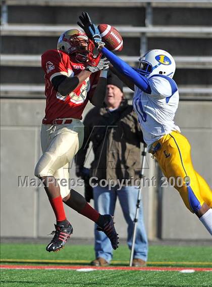 Thumbnail 3 in Lawrence vs. Half Hollow Hills West (Long Island Class III Final) photogallery.