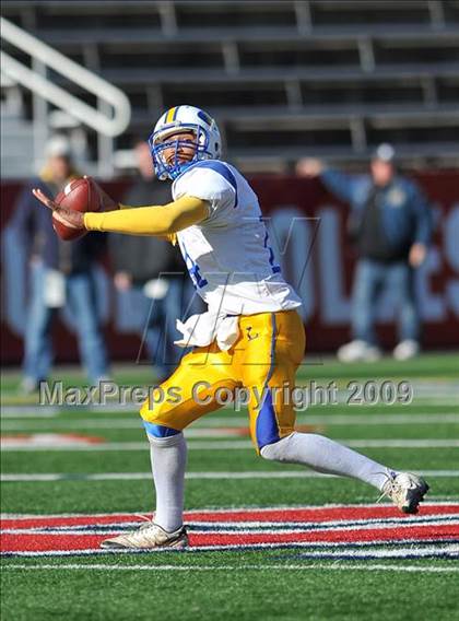 Thumbnail 3 in Lawrence vs. Half Hollow Hills West (Long Island Class III Final) photogallery.