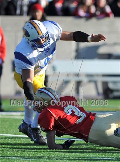 Thumbnail 2 in Lawrence vs. Half Hollow Hills West (Long Island Class III Final) photogallery.