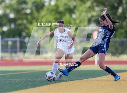 Thumbnail 3 in St. Teresa's Academy @ Liberty North - MSHSAA Class 4 Quarterfinal photogallery.