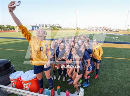 Thumbnail 2 in St. Teresa's Academy @ Liberty North - MSHSAA Class 4 Quarterfinal photogallery.