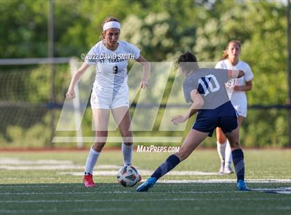 Thumbnail 2 in St. Teresa's Academy @ Liberty North - MSHSAA Class 4 Quarterfinal photogallery.
