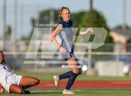 Thumbnail 2 in St. Teresa's Academy @ Liberty North - MSHSAA Class 4 Quarterfinal photogallery.