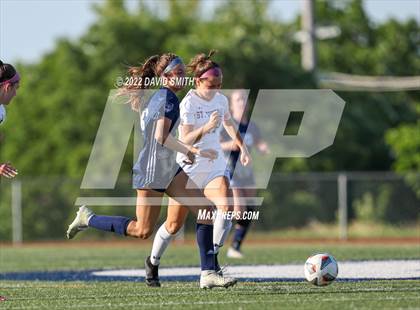 Thumbnail 3 in St. Teresa's Academy @ Liberty North - MSHSAA Class 4 Quarterfinal photogallery.
