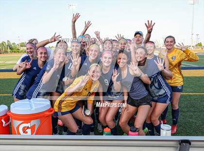 Thumbnail 2 in St. Teresa's Academy @ Liberty North - MSHSAA Class 4 Quarterfinal photogallery.