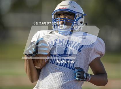 Thumbnail 3 in Catholic Memorial vs Muskego (Scrimmage) photogallery.