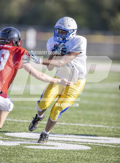 Thumbnail 3 in Catholic Memorial vs Muskego (Scrimmage) photogallery.
