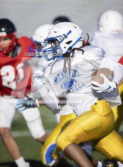 Thumbnail 2 in Catholic Memorial vs Muskego (Scrimmage) photogallery.