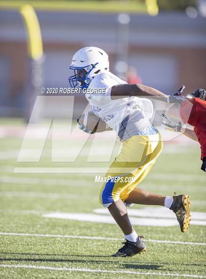 Thumbnail 3 in Catholic Memorial vs Muskego (Scrimmage) photogallery.