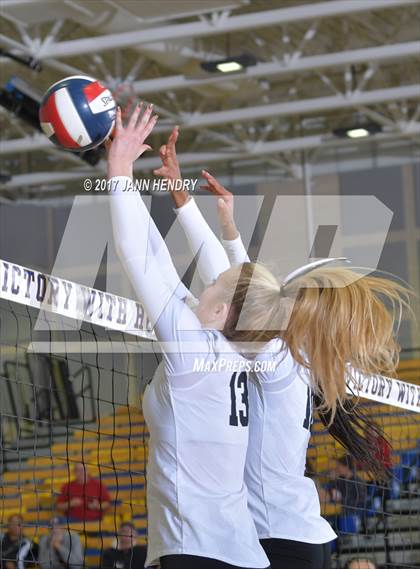 Thumbnail 2 in Archbishop Mitty vs. Mater Dei (CIF State Open Division Final) photogallery.