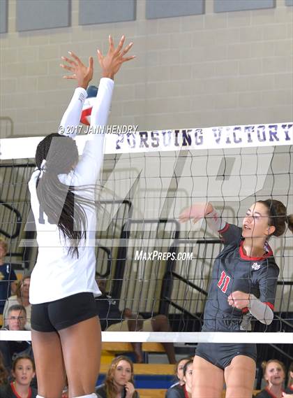 Thumbnail 3 in Archbishop Mitty vs. Mater Dei (CIF State Open Division Final) photogallery.