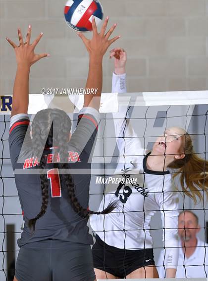 Thumbnail 2 in Archbishop Mitty vs. Mater Dei (CIF State Open Division Final) photogallery.