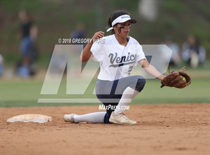 Thumbnail 1 in Cleveland vs. Venice (CIF LACS D1 Final) photogallery.