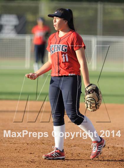 Thumbnail 2 in Pacifica vs. King (CIF-SS D1 Final) photogallery.