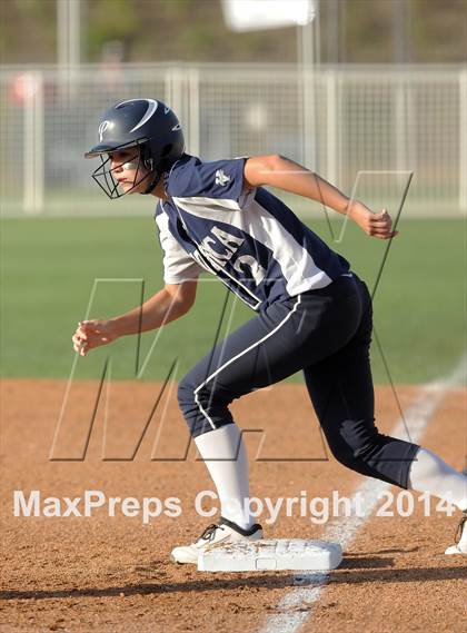 Thumbnail 2 in Pacifica vs. King (CIF-SS D1 Final) photogallery.