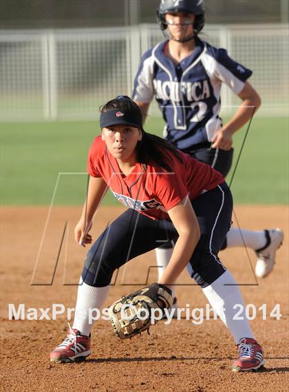 Thumbnail 2 in Pacifica vs. King (CIF-SS D1 Final) photogallery.
