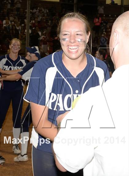 Thumbnail 3 in Pacifica vs. King (CIF-SS D1 Final) photogallery.