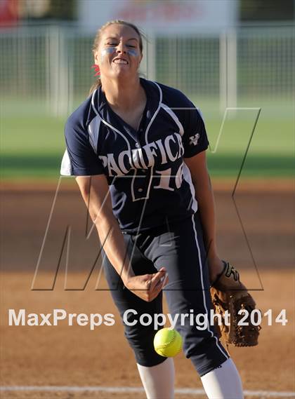 Thumbnail 3 in Pacifica vs. King (CIF-SS D1 Final) photogallery.