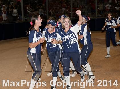Thumbnail 3 in Pacifica vs. King (CIF-SS D1 Final) photogallery.
