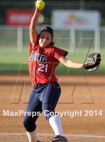 Thumbnail 3 in Pacifica vs. King (CIF-SS D1 Final) photogallery.
