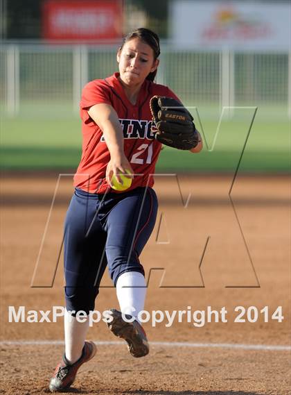 Thumbnail 2 in Pacifica vs. King (CIF-SS D1 Final) photogallery.
