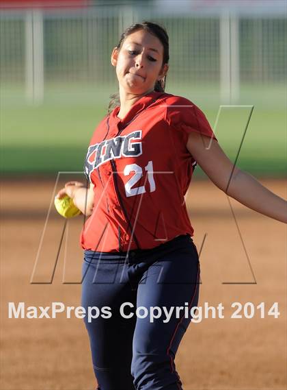Thumbnail 2 in Pacifica vs. King (CIF-SS D1 Final) photogallery.