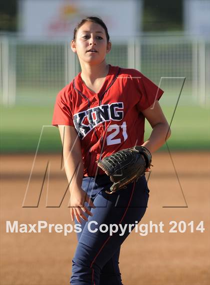 Thumbnail 2 in Pacifica vs. King (CIF-SS D1 Final) photogallery.