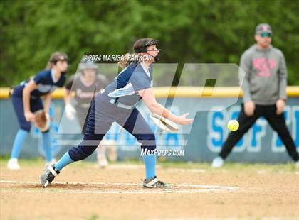 Thumbnail 2 in Bishop Grimes vs Syracuse photogallery.