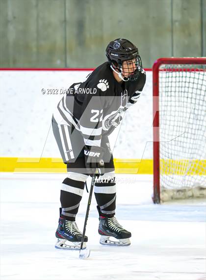 Thumbnail 1 in Brunswick School vs. New Hampton School (Exeter Invitational) photogallery.