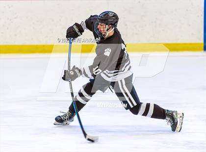 Thumbnail 1 in Brunswick School vs. New Hampton School (Exeter Invitational) photogallery.