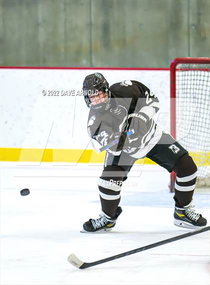 Thumbnail 3 in Brunswick School vs. New Hampton School (Exeter Invitational) photogallery.