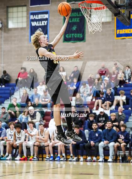 Thumbnail 3 in Green Mountain vs Dakota Ridge (Jeffco 4A/5A Mini Tournament) photogallery.