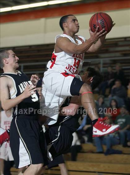 Thumbnail 2 in Arapahoe vs. Regis Jesuit photogallery.