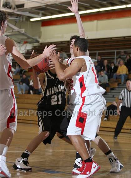 Thumbnail 2 in Arapahoe vs. Regis Jesuit photogallery.