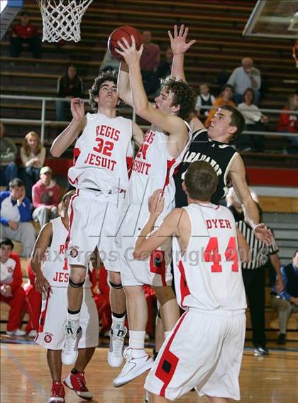 Thumbnail 2 in Arapahoe vs. Regis Jesuit photogallery.