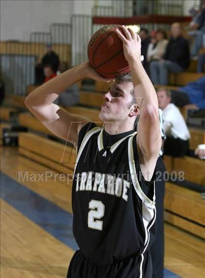 Thumbnail 1 in Arapahoe vs. Regis Jesuit photogallery.