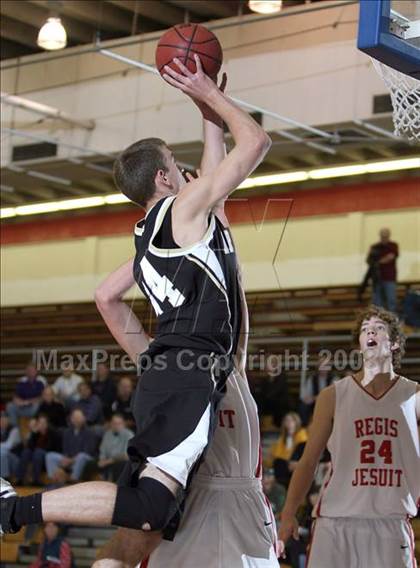 Thumbnail 2 in Arapahoe vs. Regis Jesuit photogallery.
