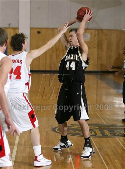 Thumbnail 2 in Arapahoe vs. Regis Jesuit photogallery.