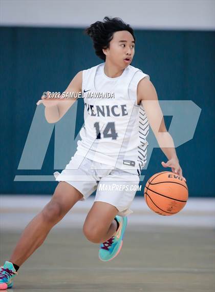Thumbnail 2 in Venice vs Culver City (Westside Tip Off Classic) photogallery.