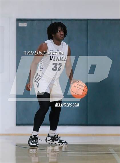 Thumbnail 2 in Venice vs Culver City (Westside Tip Off Classic) photogallery.
